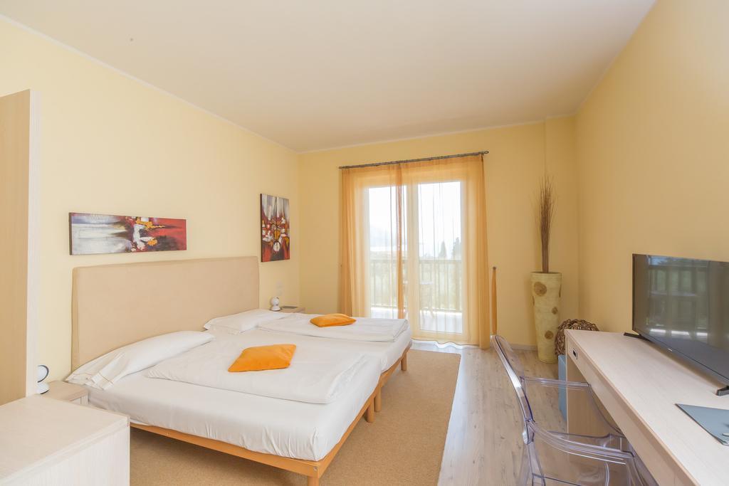 Club Hotel Olivi - Tennis Center Malcesine Eksteriør bilde
