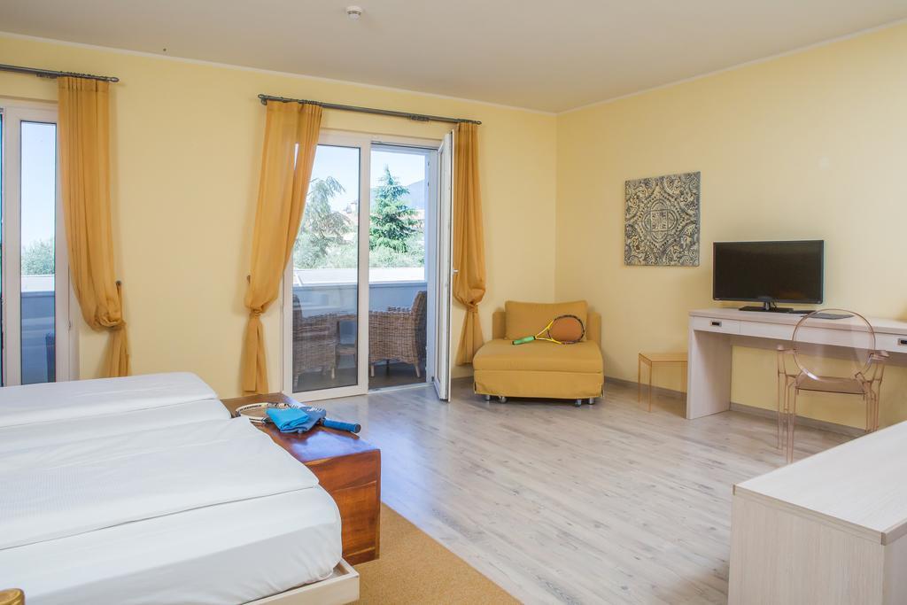 Club Hotel Olivi - Tennis Center Malcesine Eksteriør bilde